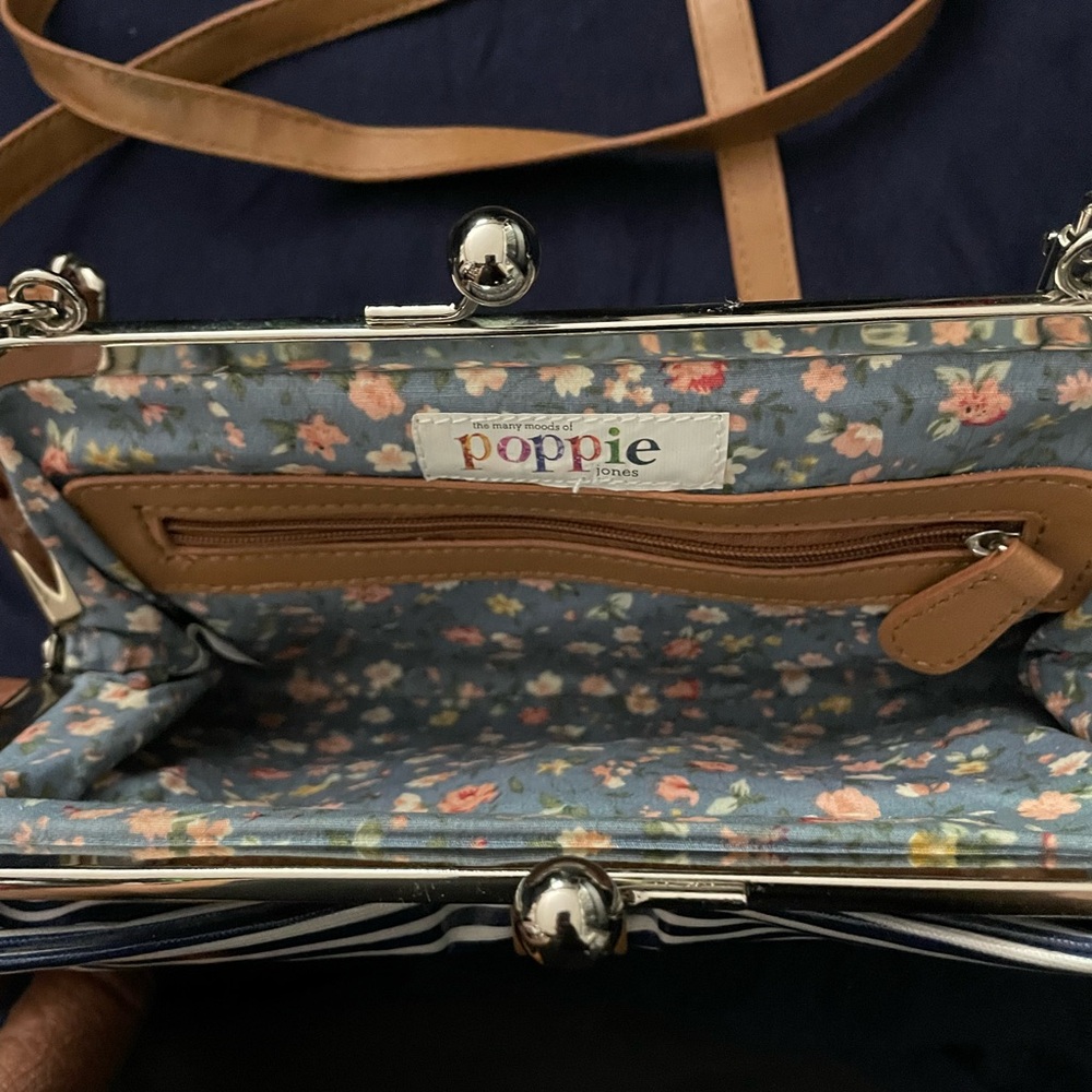 Stylish Blue and Tan Crossbody Bag with Decorative Bow - Picture 4 of 8